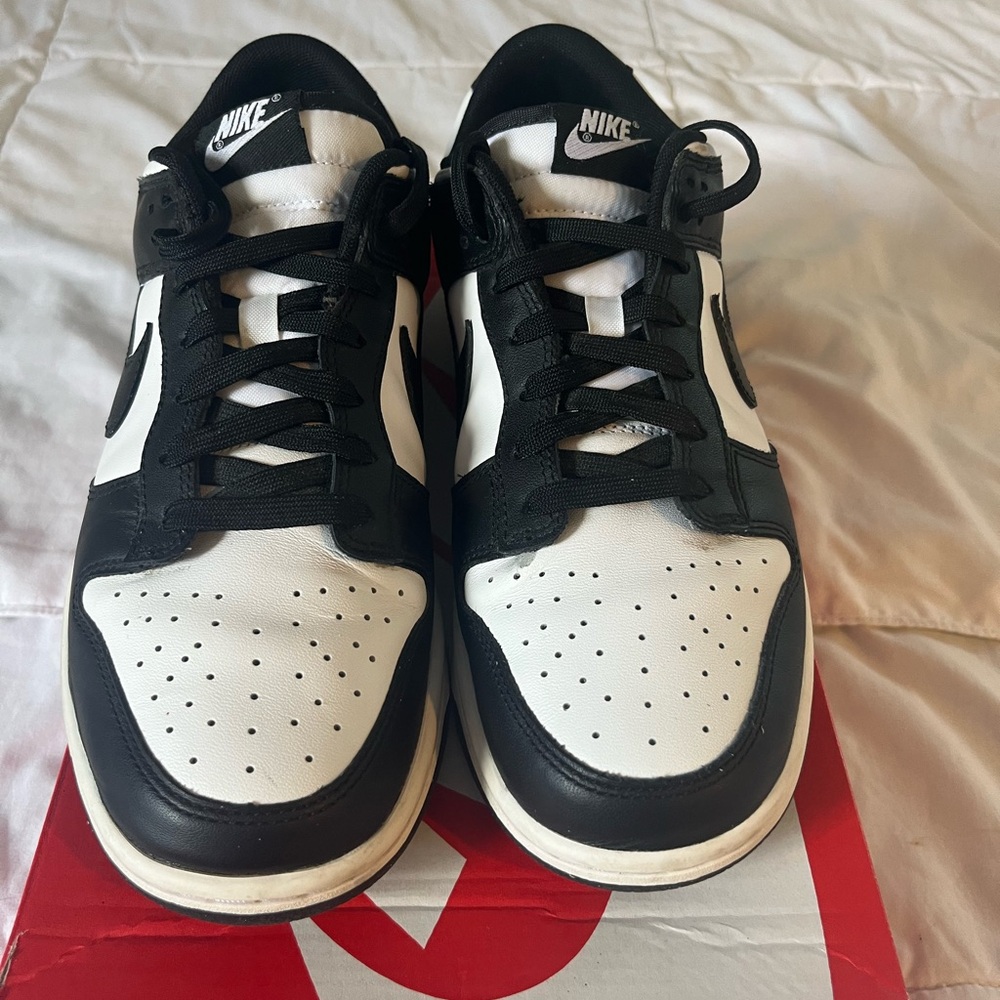 Nike Men's Black and White Sneakers